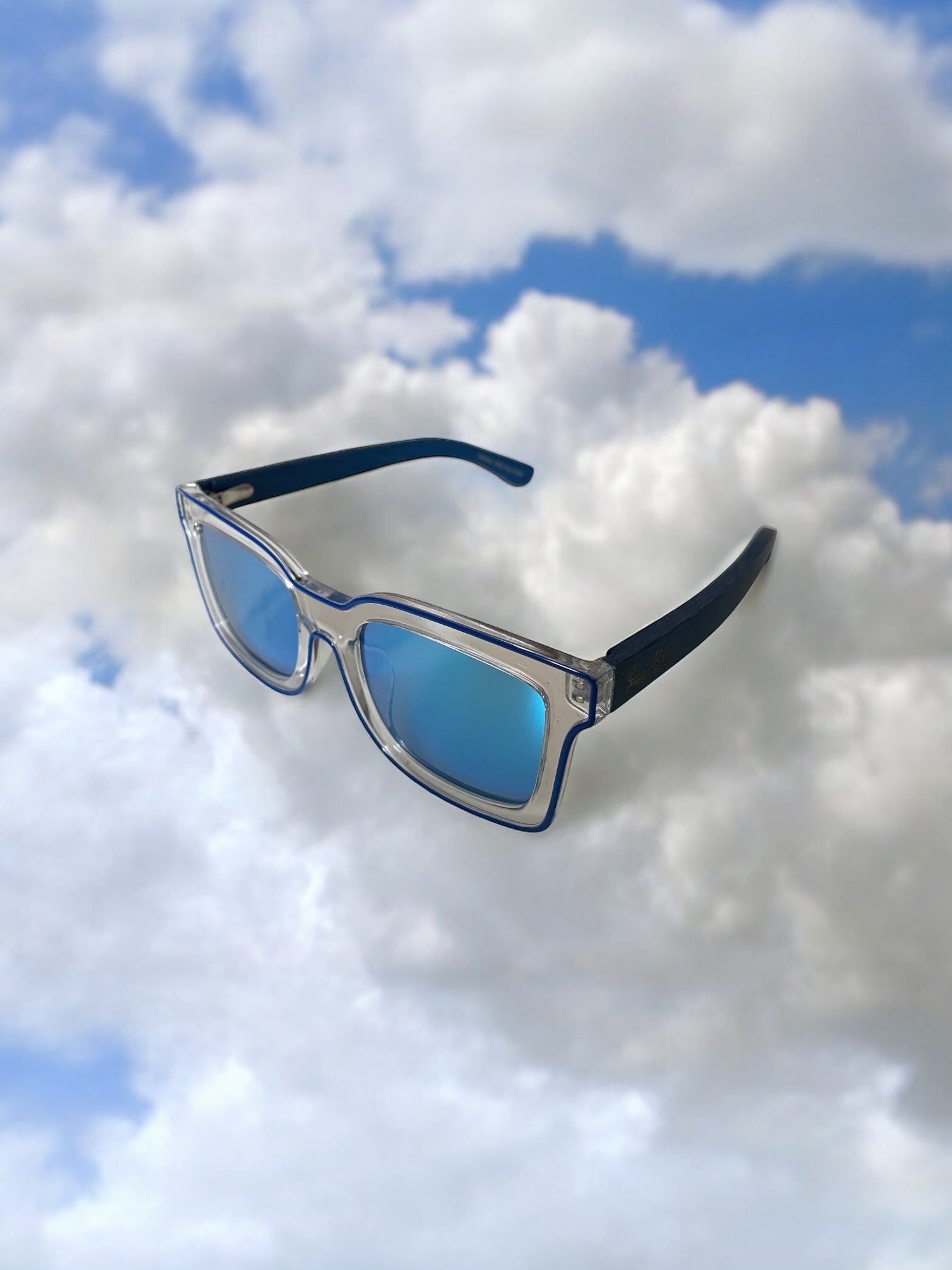 BLEU CIEL LUNETTES DE SOLEIL EN BAMBOU