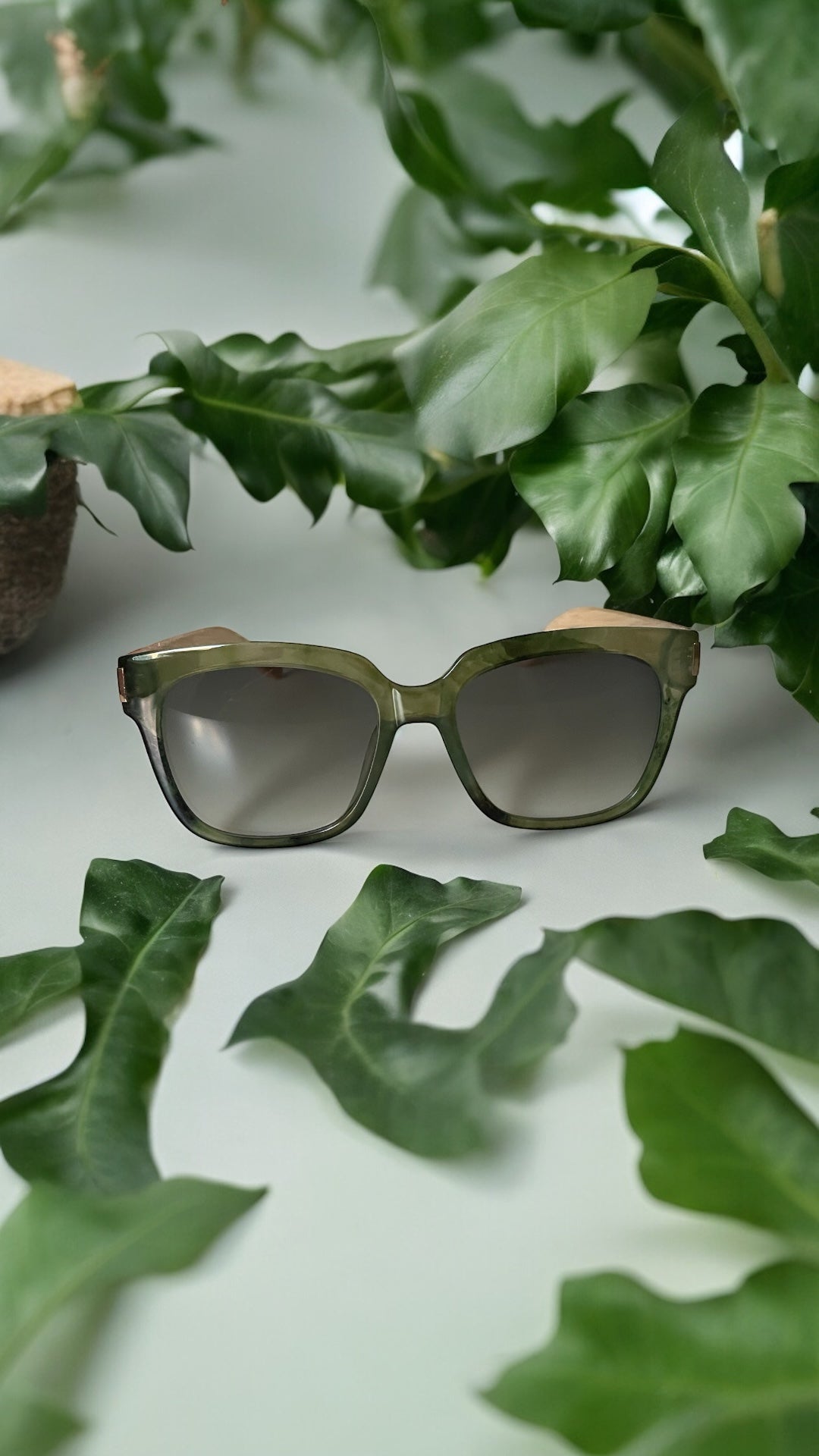 ECO-CHIC - LUNETTES DE SOLEIL EN BAMBOU VERT