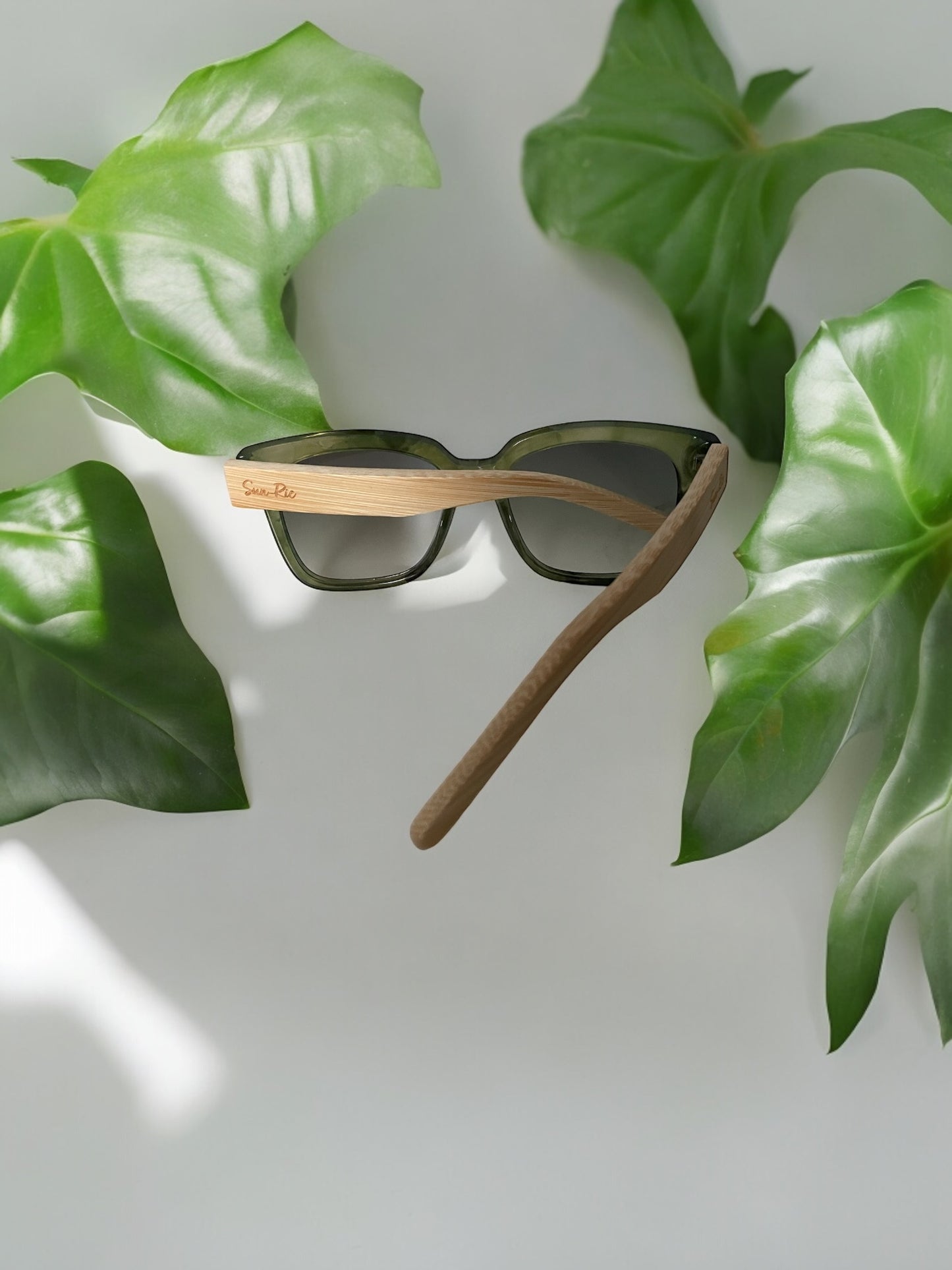 ECO-CHIC - LUNETTES DE SOLEIL EN BAMBOU VERT